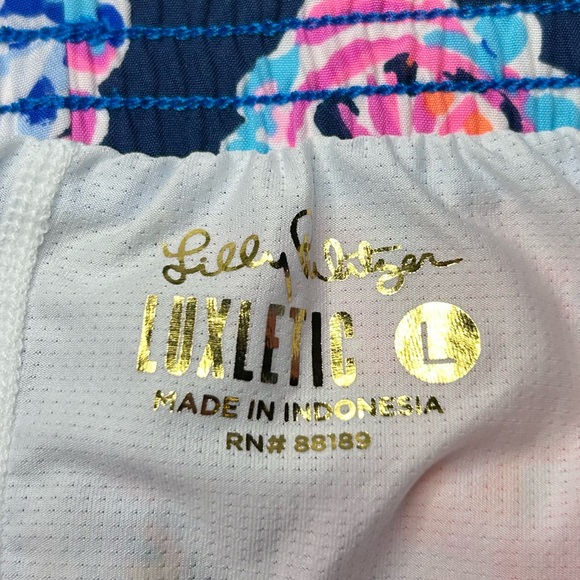 Lilly Pulitzer Luxletic Ocean Trail Shorts Large High Tide Navy Turtle Boho 32x4 - Picture 10 of 11